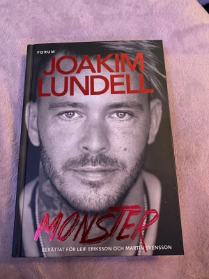 Monster av Joakim Lundell - Säljer boken 'Monster' av Joakim Lundell, berättad för Leif Eriksson och Martin Svensson. Signerad! FINNS PÅ FLER SIDOR!