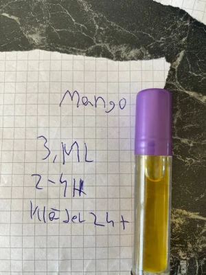 Mango-parfymolja - Parfymolja av frukten mango som passa perfekt till sommarn och våren.  Handtillverkad i libanon av en parfymist där han har mognat oljorna i år. Leverans samma dag vid köp innan 14:00.