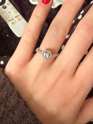 Pandora ring  - Aldrig andvänd