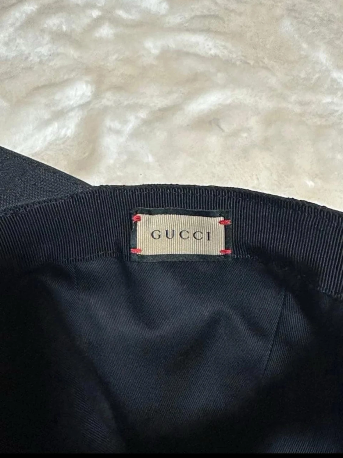 Svart keps från Gucci med GG-mönster - 4