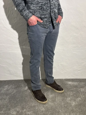 Jacob Cohën 688 comfort  - Ett par riktigt snygga jeans från Jacob Cohën i storlek W31 i modellen 688 comfort 