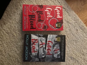 Good Girl Bad Blood & As Good As Dead - Två spännande pocketböcker av Holly Jackson: 'Good Girl, Bad Blood' med röd och vit omslagsdesign och 'As Good As Dead' med svart, silver och röd omslagsdesign. Perfekta för dig som gillar thrillers och mysterier.