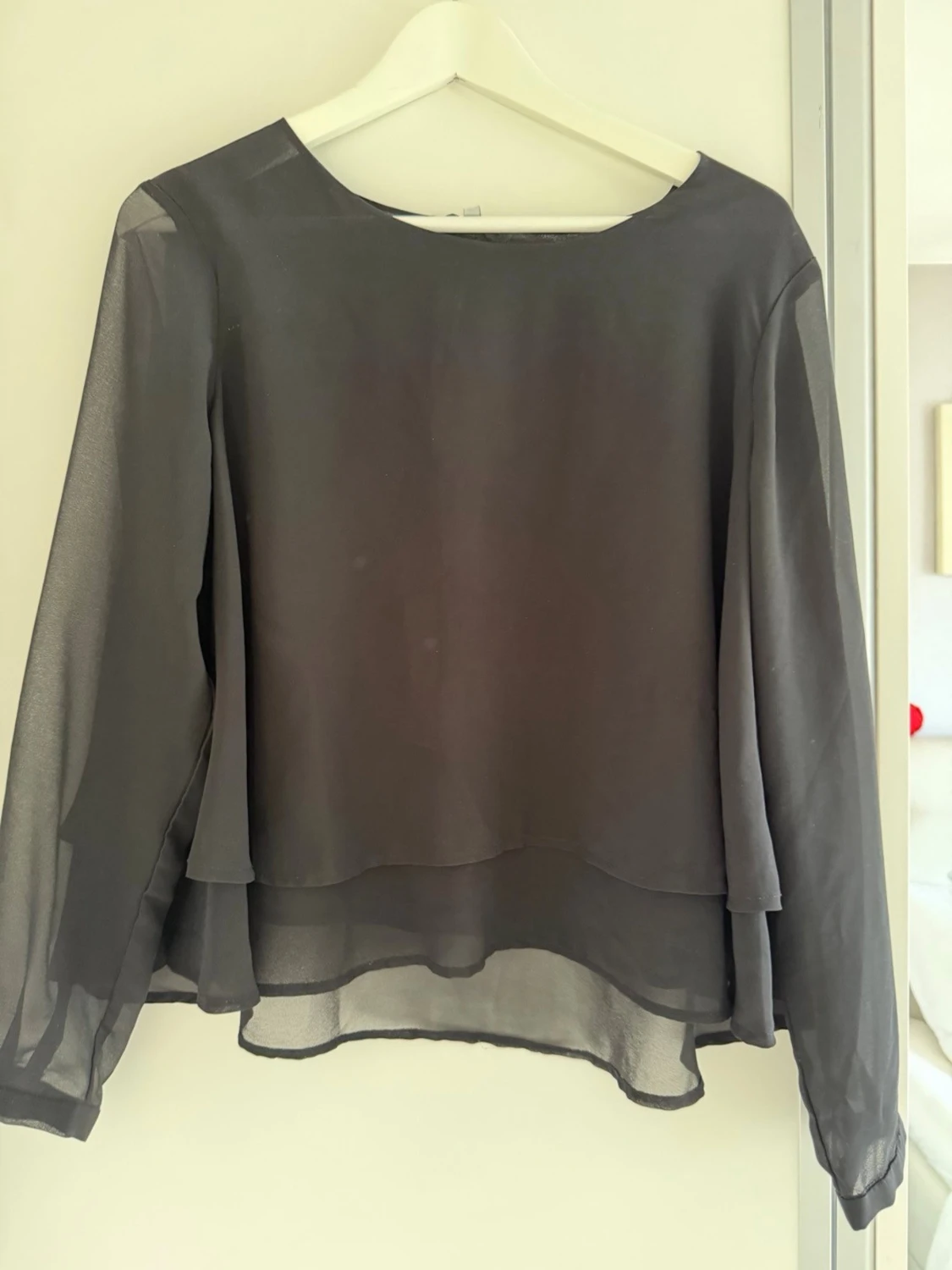 Svart transparent blus från Ally Bell