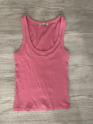 Linne  - Ett rosa linne från Zara i storlek s