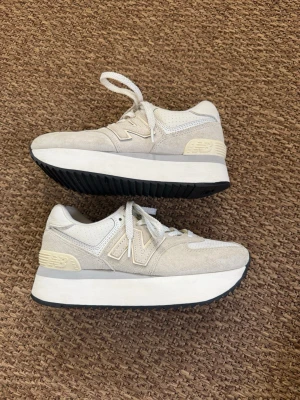 Sneakers new balance - New balance sneakers i modellen 574. Endast använda ett fåtal gånger