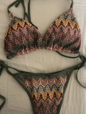 Bikini - Jättebra skick säljer då den inte kommer till användning, skriv privat för mer info/bilder💗postar inom 24h💕 pris kan diskuteras vid snabb affär
