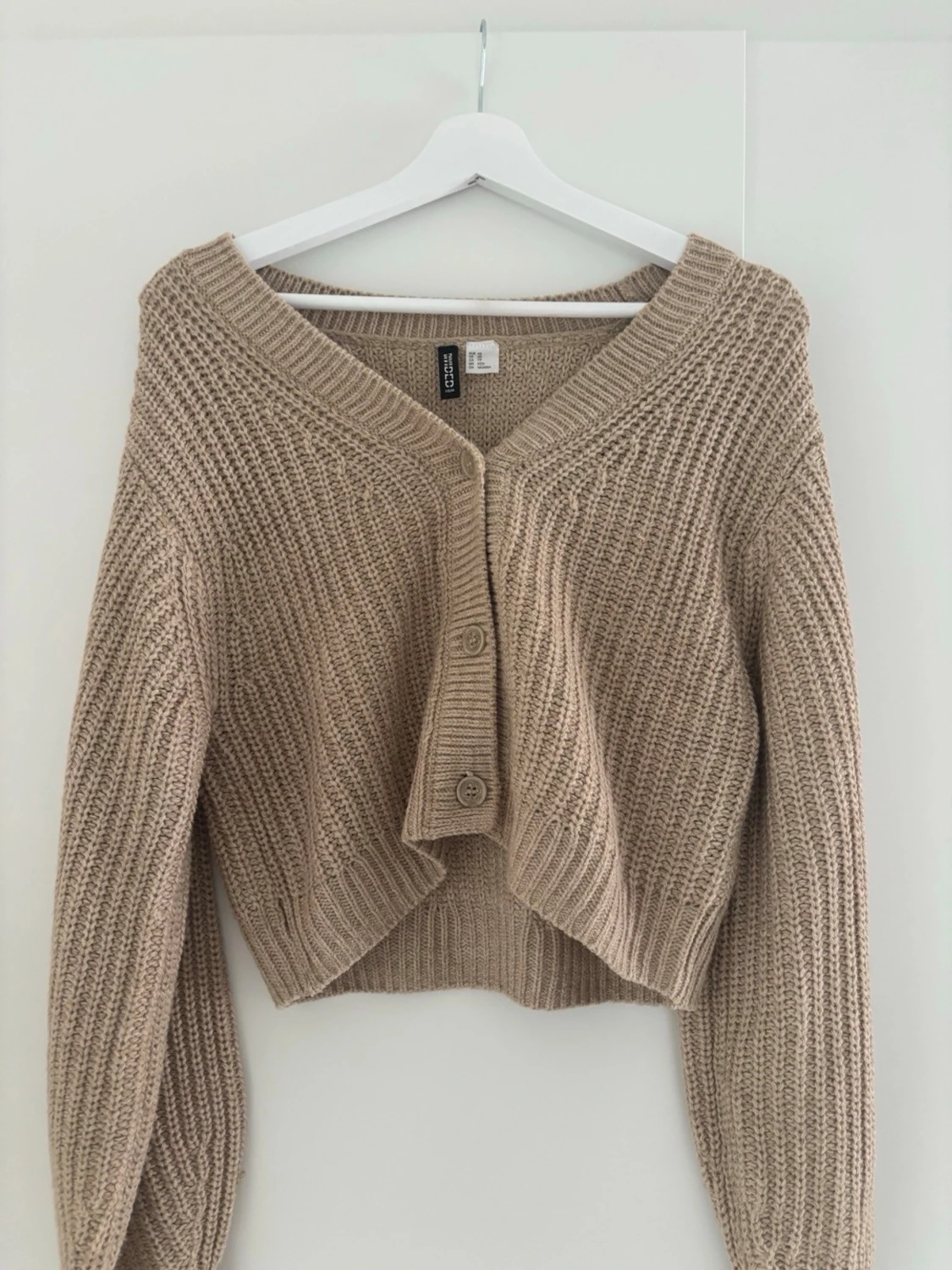Beige stickad kofta från H&M Divided