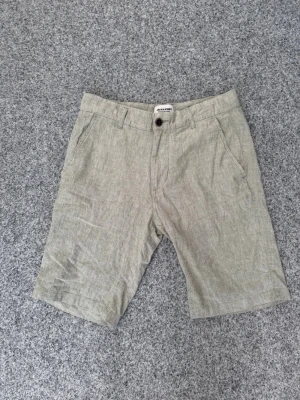 Grön/gråa linneshorts | XS - Linneshorts | Jack & Jones | Grön/gråa | Storlek: XS | Skick: Mycket bra | Hör av dig vid frågor!🫡