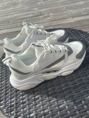 B22 - Bra kvalité helt nya 