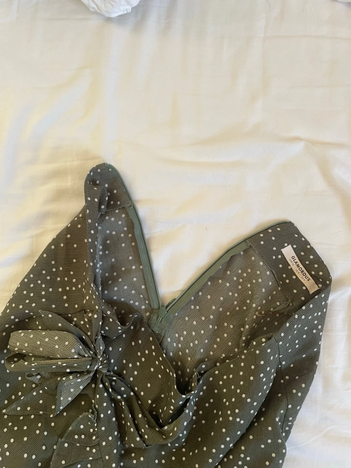 Olivgrön prickig kjol med volang från Glamorous - 2