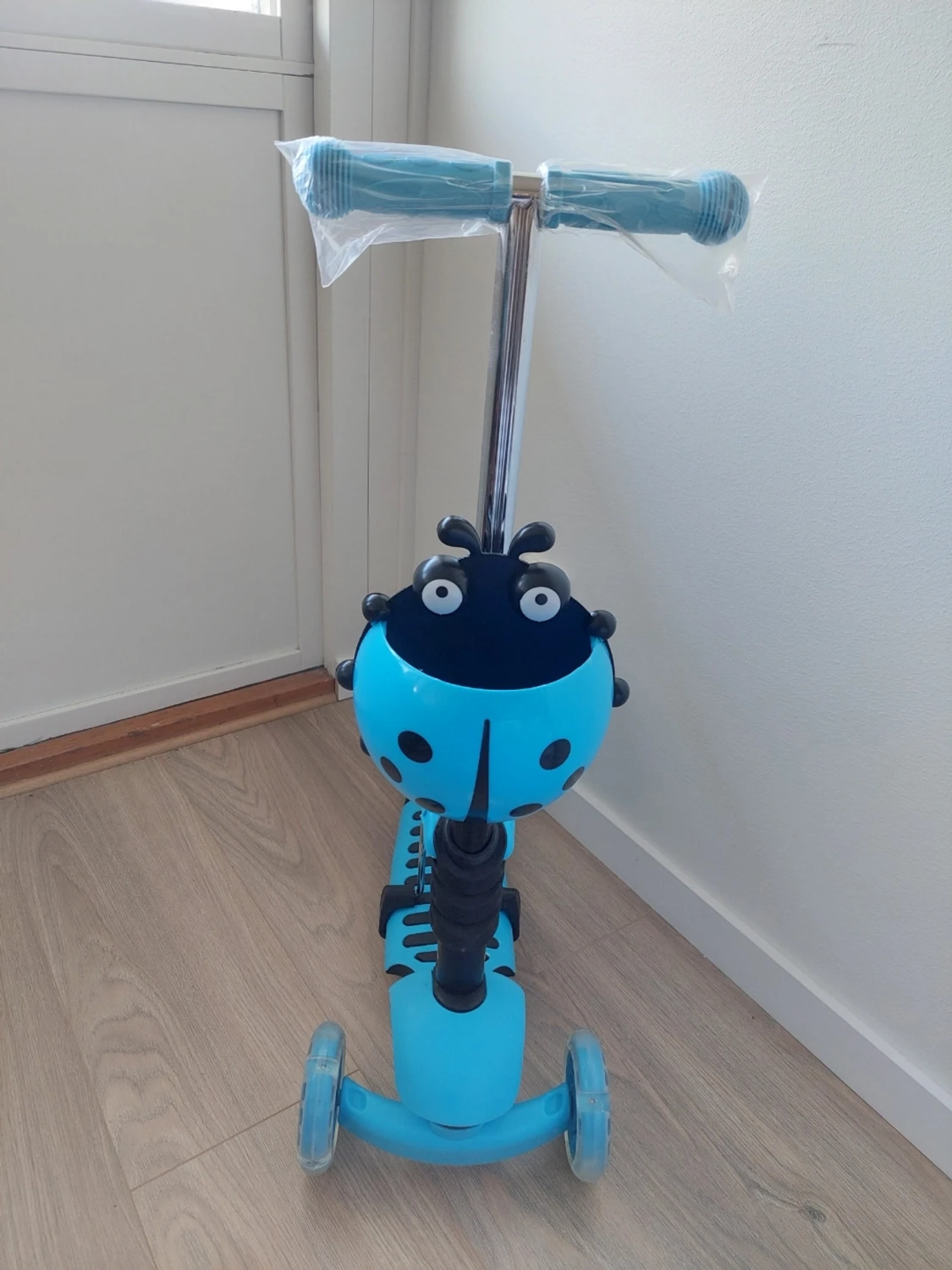 Blå sparkcykel med djurmotiv - 5