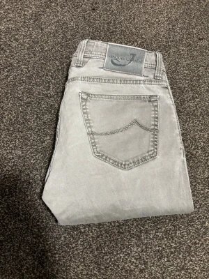 Jacob cohen - Riktigt feta jacob cohen jeans i gott skick, kan gå ner i pris vid snabb affär. W30 30 Skriv för fler bilder!!