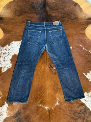 Nudie jeans StraightAlf DryRopySelvage - Tjena! Säljer dessa riktigt feta nudie jeans i modellen StraightAlf som inte längre finns i produktion, W36/L30, hör av dig vid funderingar!🙌