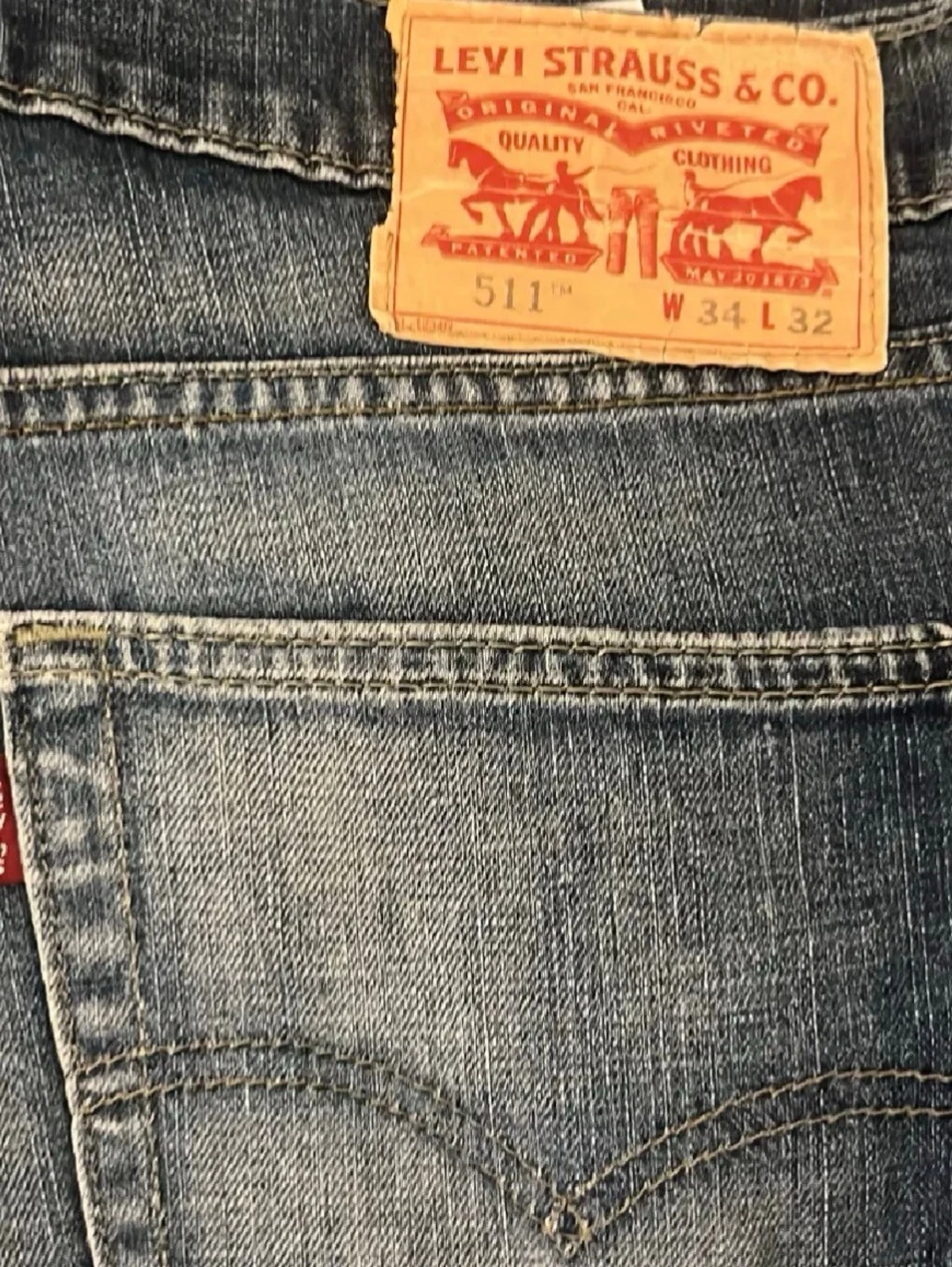 Mörkblå raka jeans med slitningar - 2
