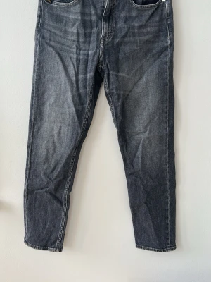 Tiger Of Sweden Jeans  - Tjena säljer ett par riktigt snygga jeans, jeansen är i mycket bra skick och har storleken W28/L32 hör gärna av om du har några frågor!