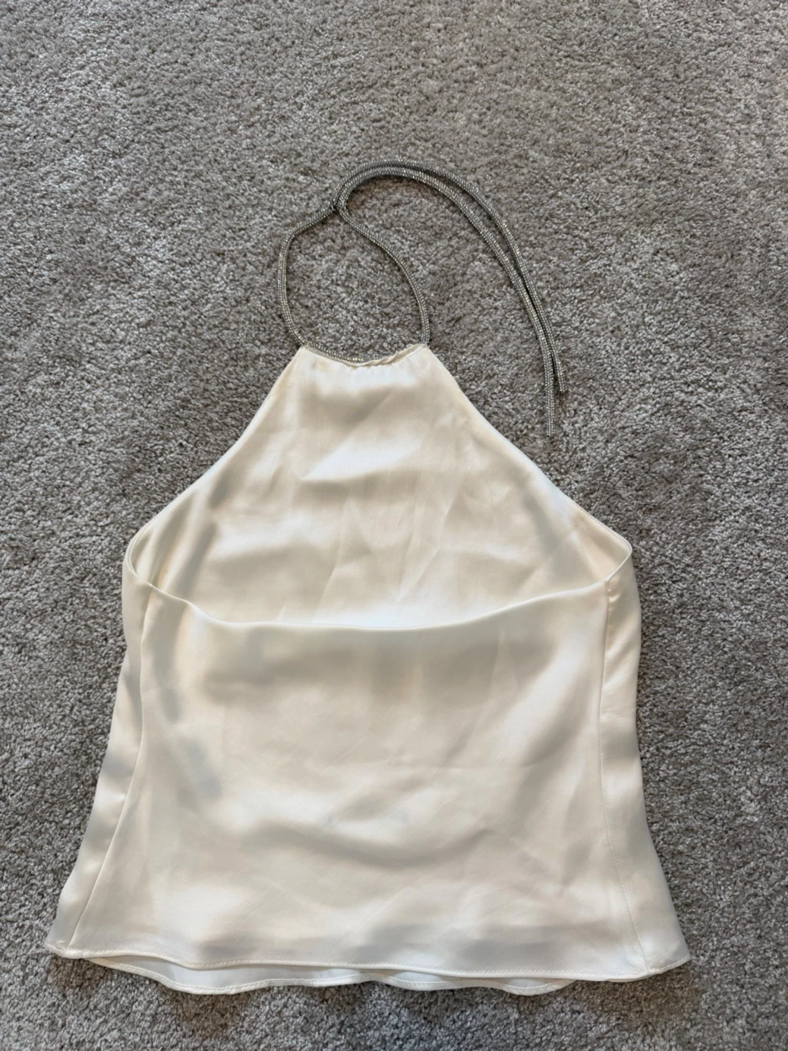 Vit halterneck linnetopp i satin - 1