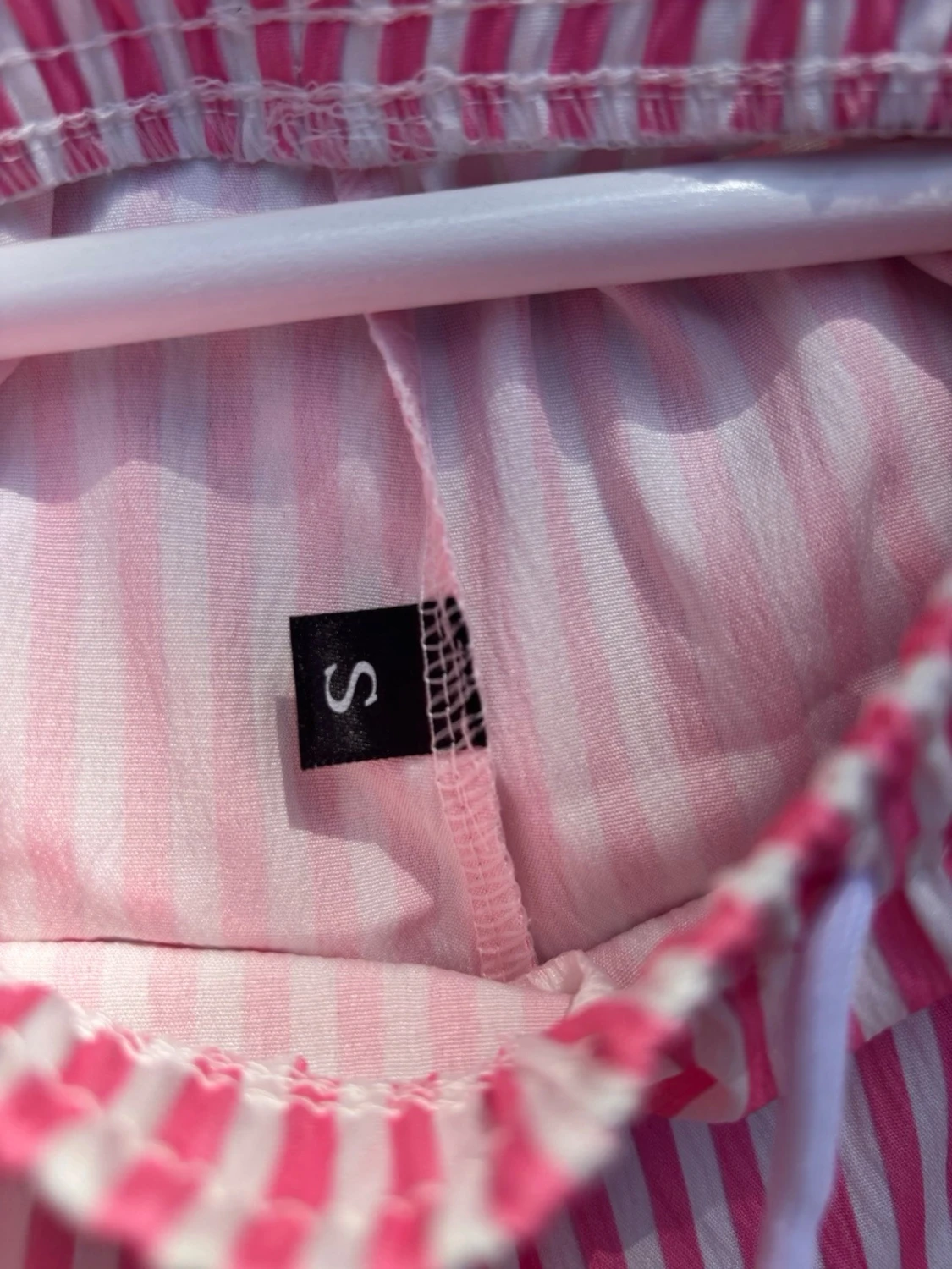 Randiga rosa shorts med snörning - 2