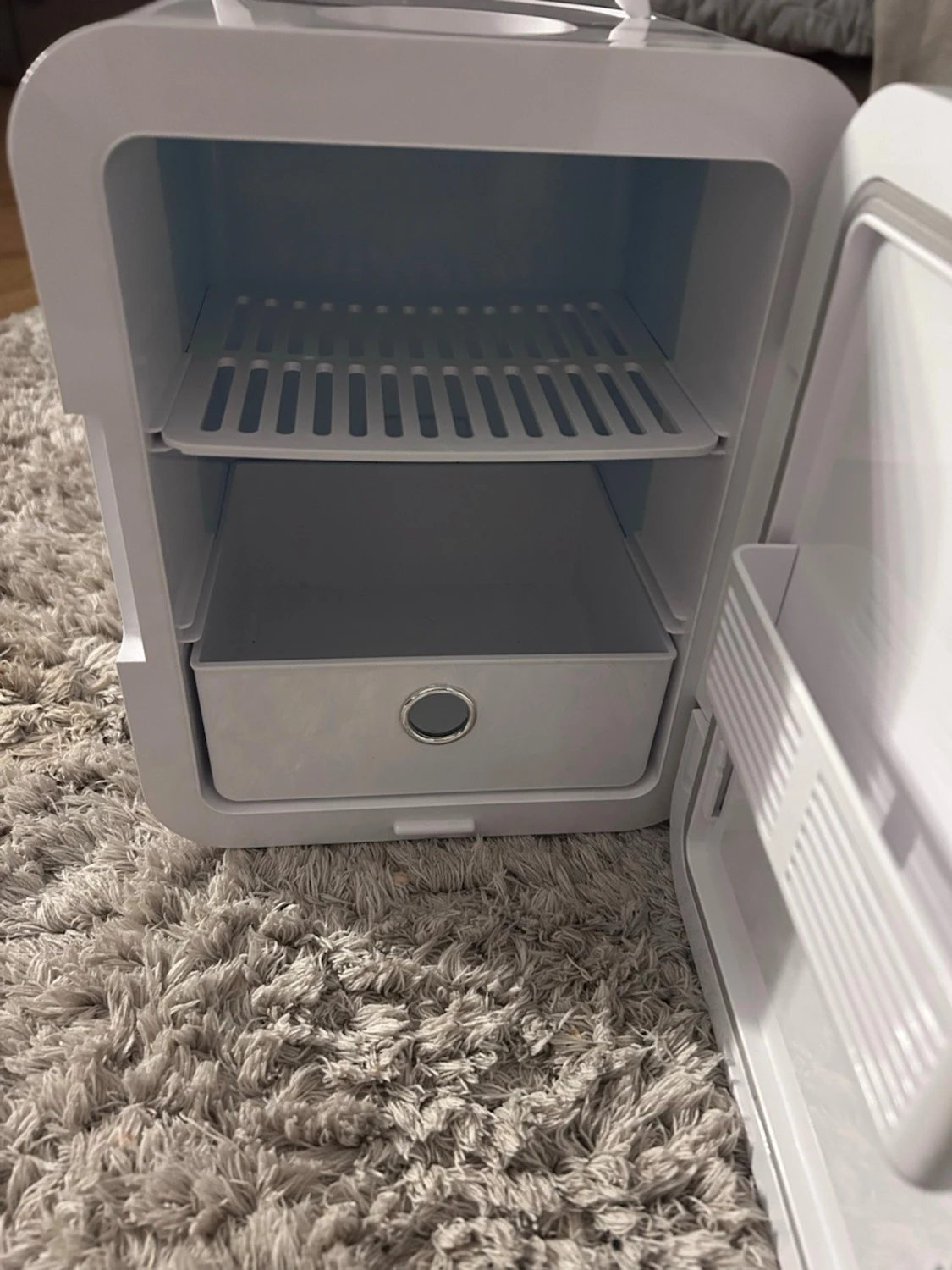 Vitt sminkkylskåp med spegeldörr - 1