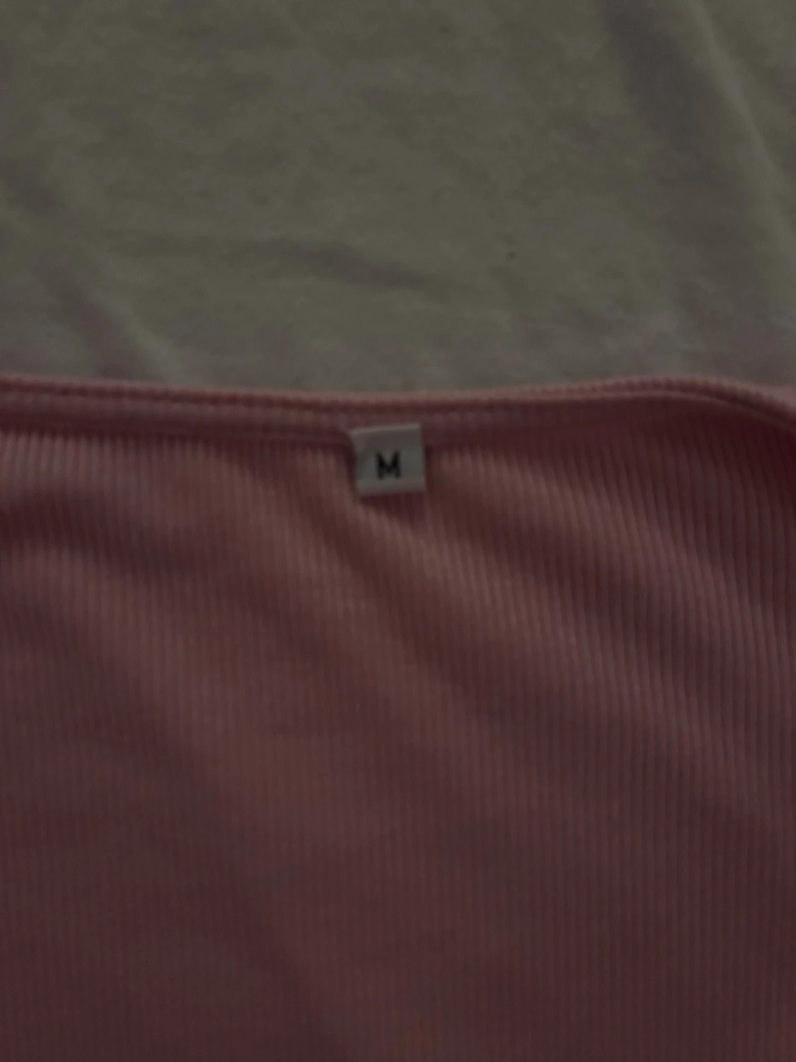 Rosa topp med spets och knappar - 2