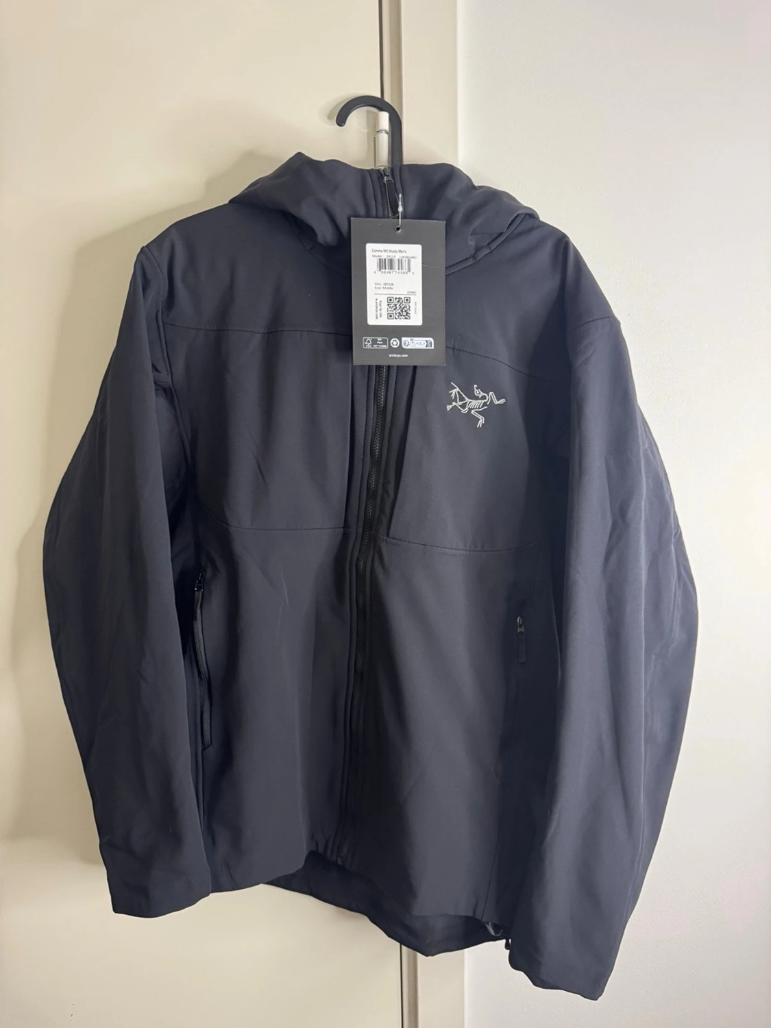 Svart vindjacka från Arc'teryx GAMMA MX HOODY