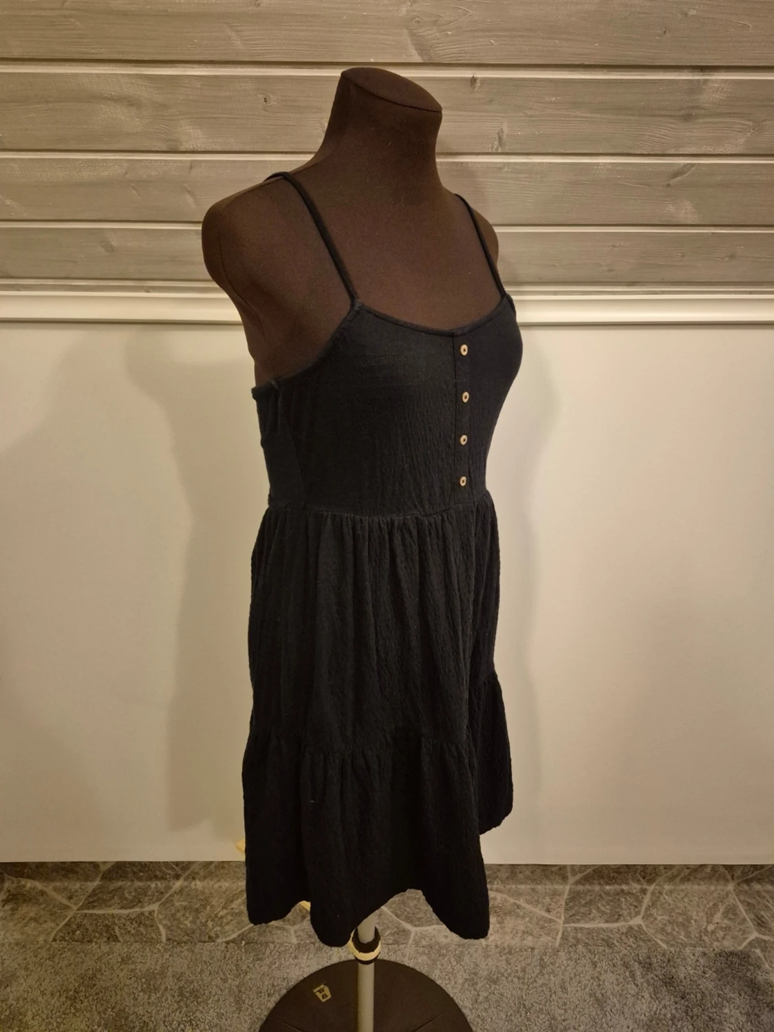 Svart kort klänning - 1