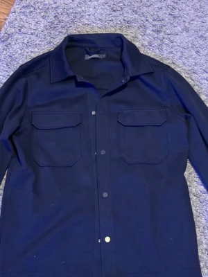 Dressman overshirt - Blå dressman overshirt storlek small, nyskick