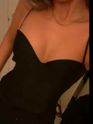 Virala body från H&M storlek 80B  - Helt ny och oanvänd! Slutsåld på hemsidan ✨️🌸