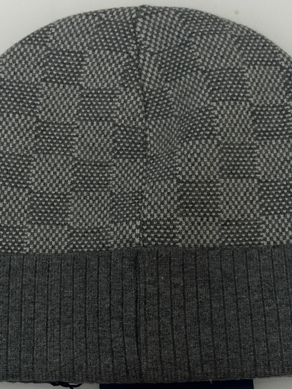 Grå  mössa - 2