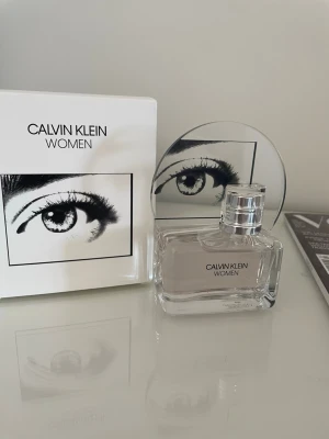 Calvin Klein Women Parfym - Helt ny, otestad, oanvänd parfym från Calvin Klein "Women". Köpt för över 700kr.