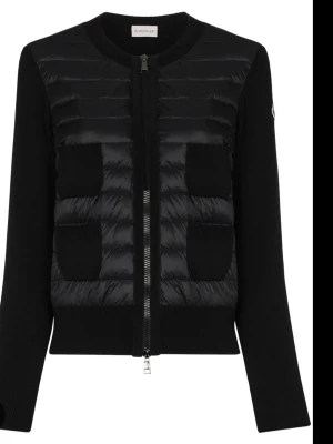 Moncler cardigan  - Intresse koll på min moncler, kom privat för fler bilder/frågor🥰🥰