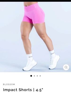 Dfyne impact shorts 4’5, blossom - Dfyne impact shorts 4’5 i färgen blossom🥰