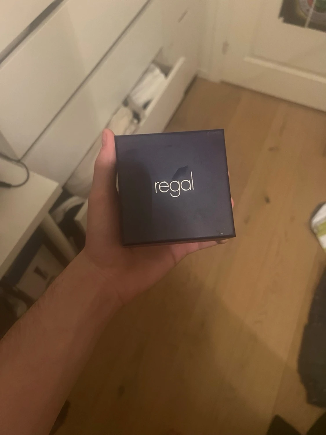 Silverfärgad klocka från Rega - 2