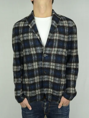 Altea mjuk blazer  - ALTEA BLAZER I MJUK MATERIAL Storlek : IT48 Passform : Normal Användning : Kavajen är i ett fint skick utan defekter Nypris : Cirka 3500SEK Modellen på bilden : 182CM och väger 74KG