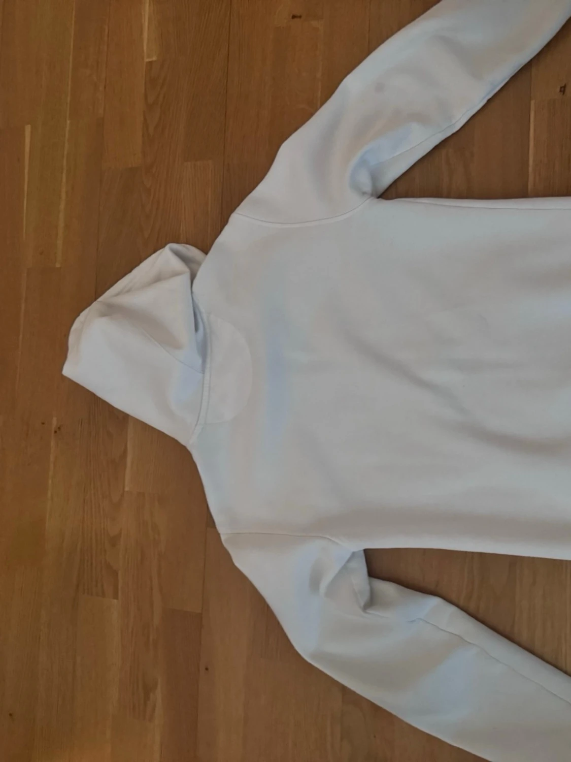 Vit hoodie med dragkedja från Newbie - 2