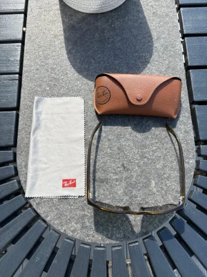 Ray-Ban solglasögon  - Riktigt snygga rayban new wayfarer, använda extremt sparsamt. Storlek 58 18