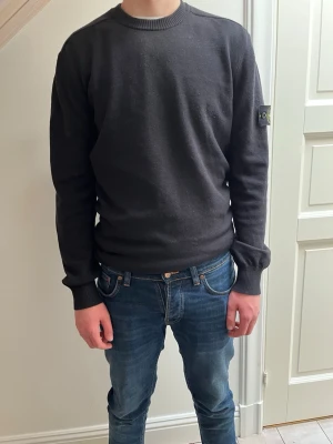 Stone Island tröja  - Tjena säljer denna sweatshirt från Stone Island tröjan köptes i Italien i somras hör av dig vid minsta fundering priset är diskuterbart vid snabb affär 