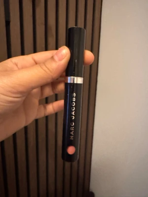 Marx Jacobs liquid lip cream - Testad 1 gång! I färgen slow burn 