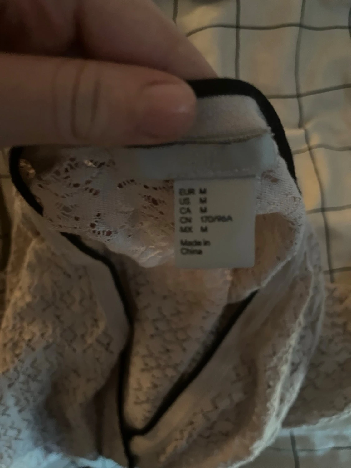 Beige figurnära cardigan med mönster - 2