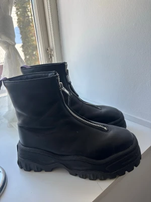 Eytys Raven - Använda 1 gång. Nypris 3200 kr