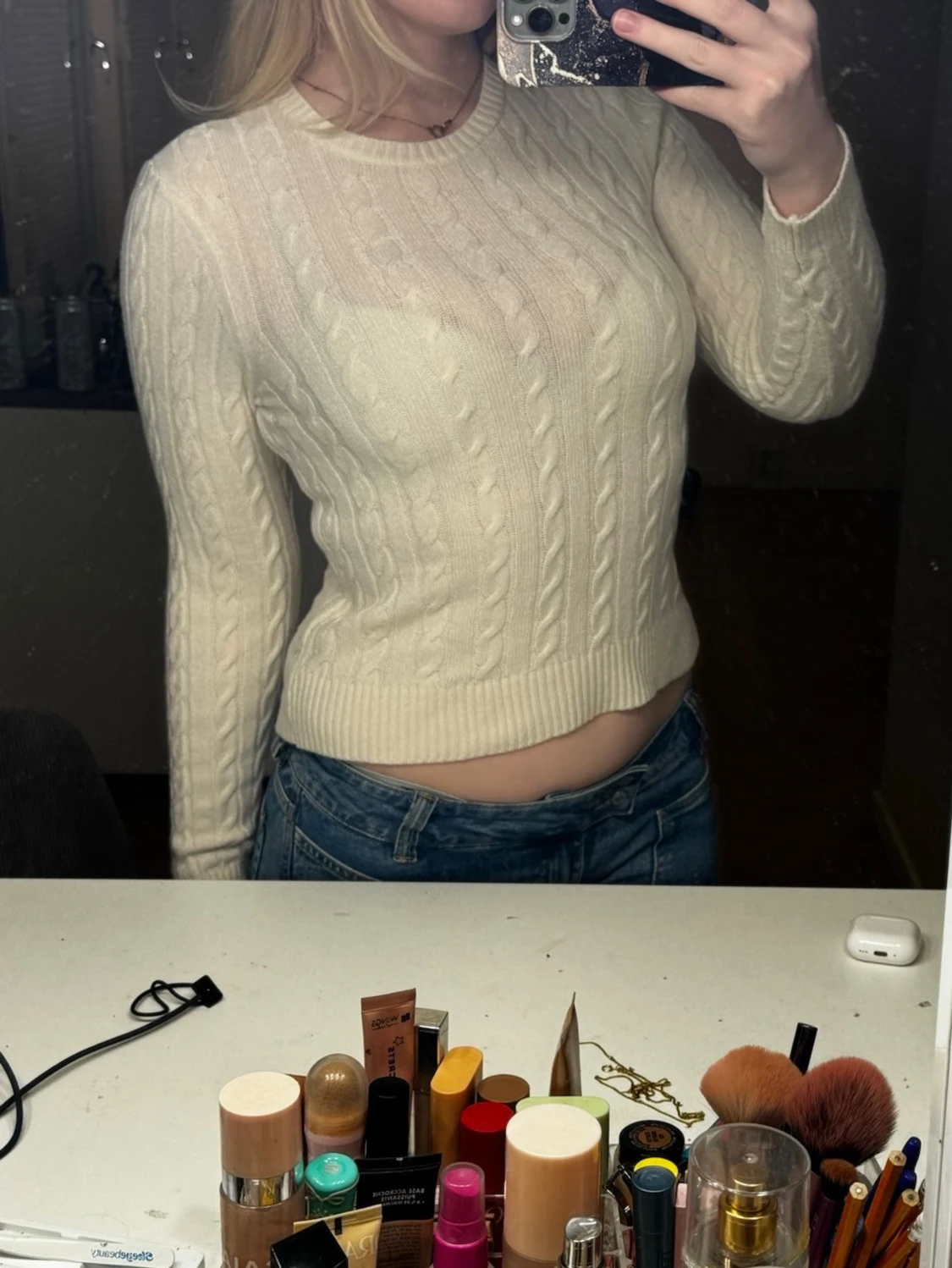 Vit kabelstickad tröja