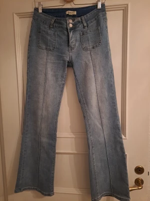 Madlady jeans  - Madlady jeans stl 38 short som nya. Passade mig tyvärr inte.. jätte snygga och populära mycket stretch. 