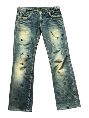 Undercover bug denim - Storlek 3, vill ha de sålda eftersom de inte passar mig, billigare vid smidig affär. De är i bra skick för att va så gamla 