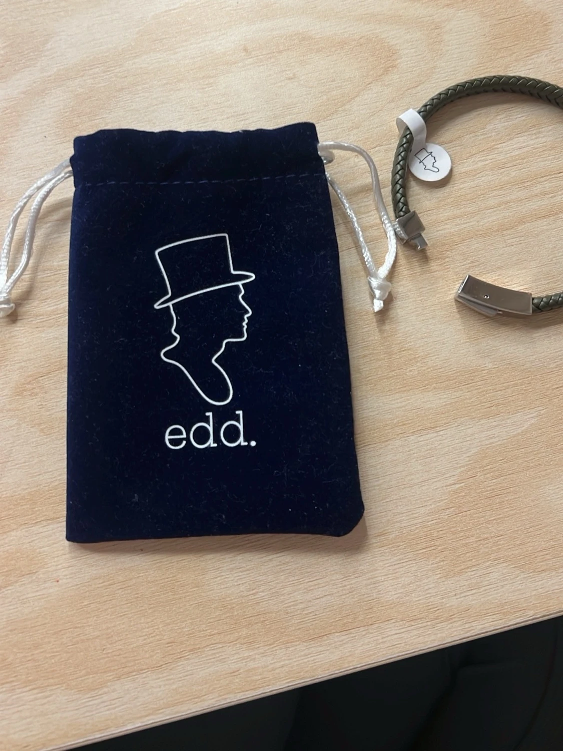 Grönt flätat armband från edd. - 1