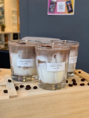 Iced coffee ljus ☕️  - Doftljus inspirerat av iskaffe 