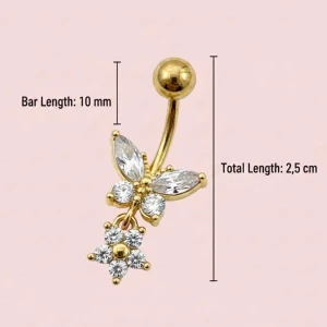 ✨ NY! Högkvalitativ navelpiercing med hänge (Kirurgiskt stål 316L)  - ✨ NYTT oanvänt smycke i kirurgiskt stål! 🌸 Hållbart & Rostfritt: Slitstarkt 316L-stål som inte oxiderar eller rostar av fukt. 🌸 Säkert: Industristandard, skonsamt för läkta piercingar.  🛍️ 30 % BUNDLE-RABATT! Köp fler artiklar från min shop och få 30 % på allt! ✨ 📦 Frakt: Endast spårbart via Plick SafePay för vår trygghet.