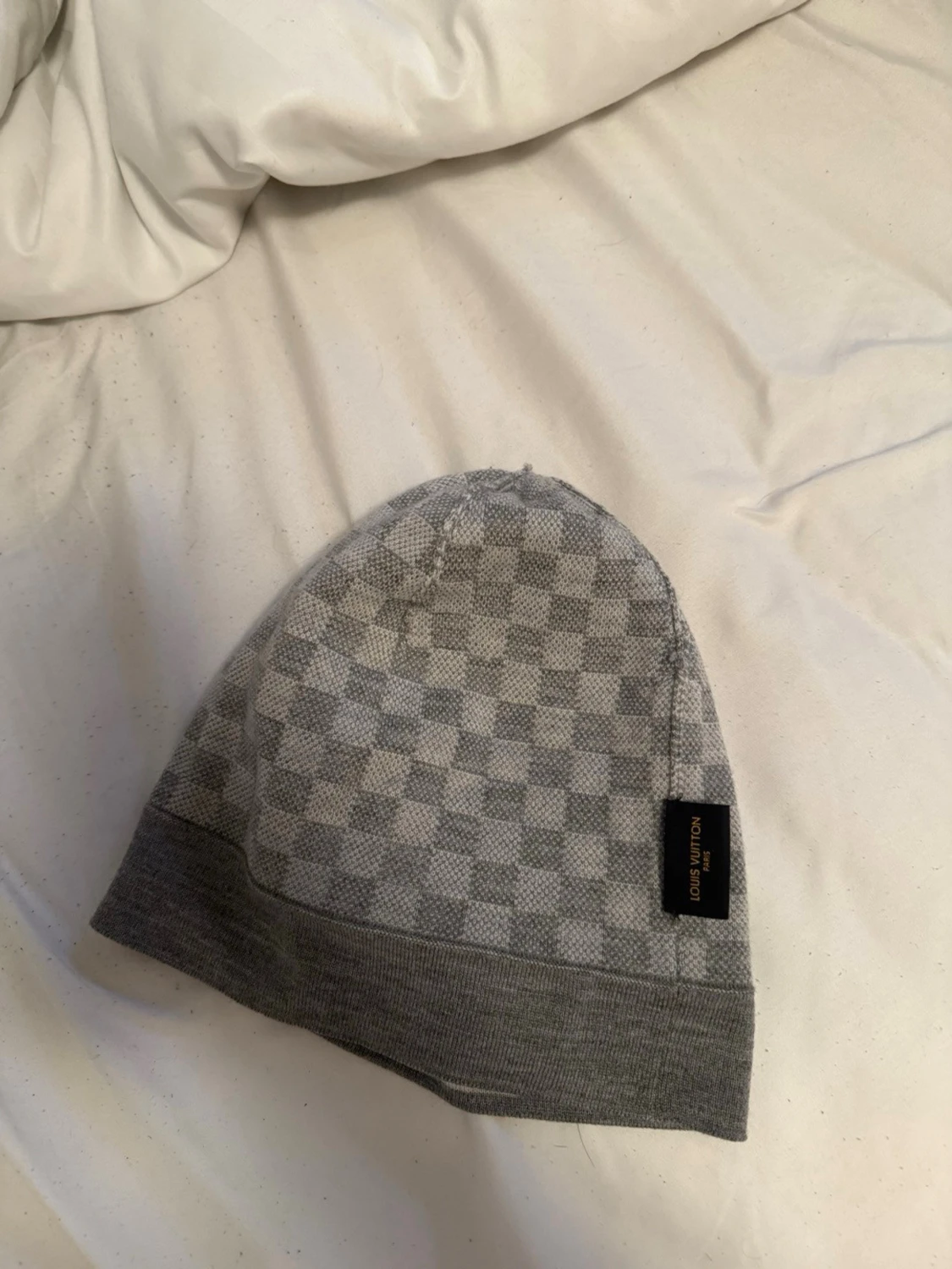 Grå Louis Vuitton mössa med rutmönster - 2