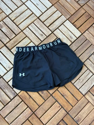 Träningsshorts under armour - Fint skick 