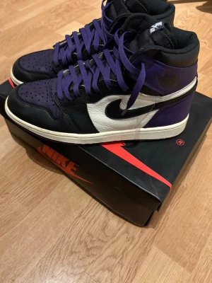 Jordan 1 High Retro Court Purple 44 - (rep) Storlek 44 US 10, riktigt bra rep och sjukt mjukt läder, tvättar innan jag skickar