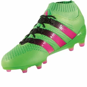 Fyndpris!! Adidas fotbollsskor⚽️ - Adidas fotbolls skor köpta för 1700kr men eftersom de är begagnad så säljs de för 1000kr priset är absolut inte huggit i Sten och går att pruta! Skorna är i storlek: 41