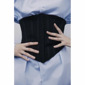 zara knit corset - svart stretchig korsett från zara i strl S